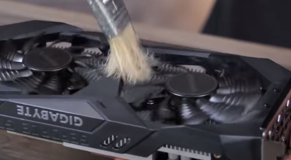 Vệ sinh card màn hình - Tháo card ra khỏi thùng máy đúng cách Vệ sinh card màn hình - Tháo card ra khỏi thùng máy đúng cách