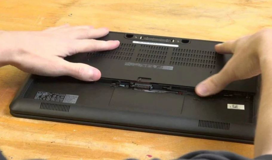 Vệ sinh quạt tản nhiệt laptop - Khi nào nên mang ra cửa hàng